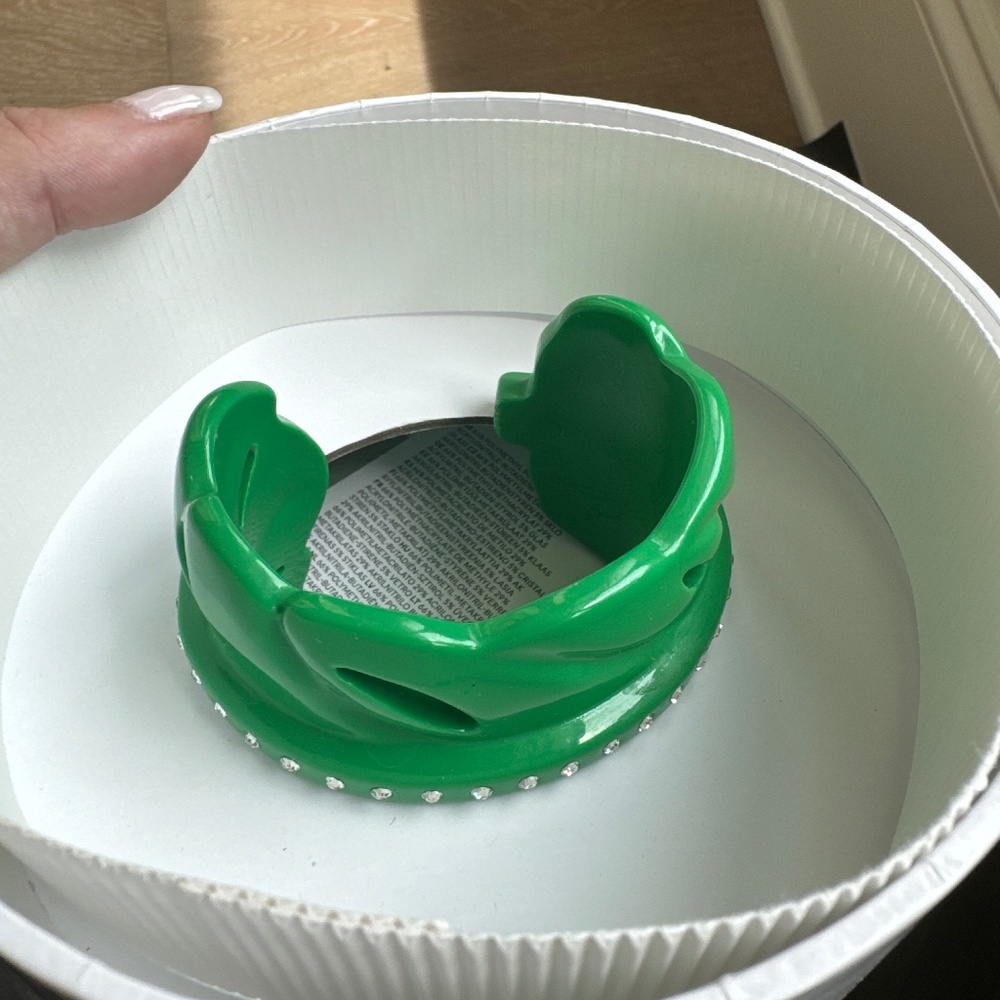 Iris Apfel x H&M Green Cuff Bangle Rhinestones Size XS/S SOLD OUT NEW IN BOX